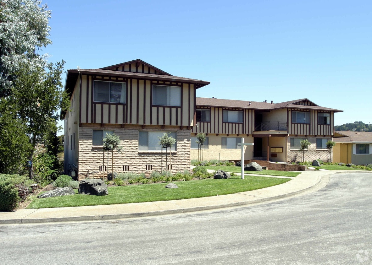 Geraldine Apartments in Belmont, CA