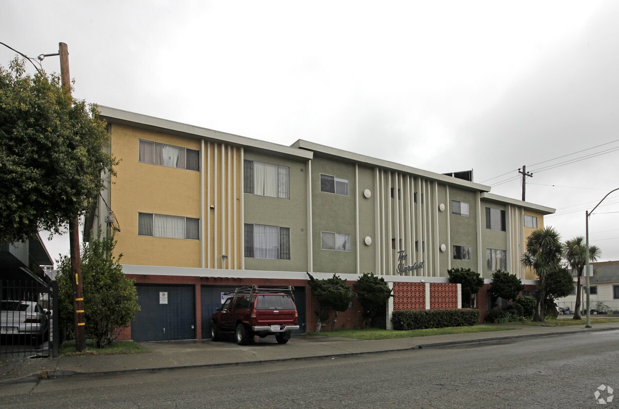 1706 8th Ave - The Stardust