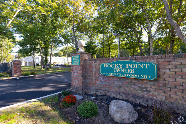 Building Entrance - Rocky Point Owners