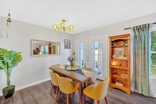 Foto del edificio - 7540 Chatham Cir