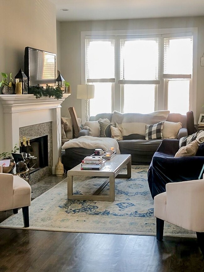 Foto del edificio - 3852 N Southport Ave