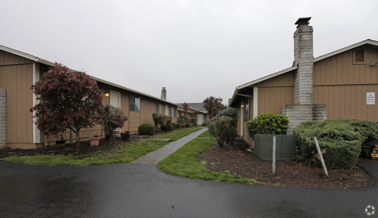 Building Photo - Southridge Duplexes