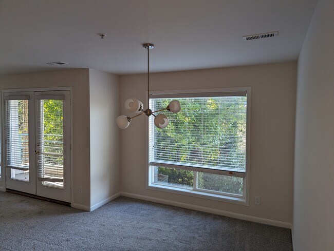 Foto del edificio - 420 Bellevue Way SE