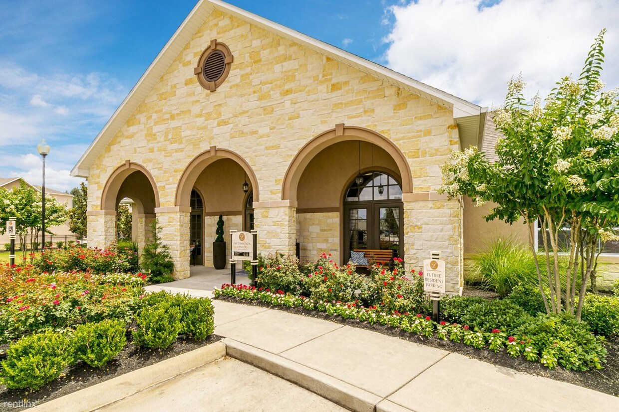 Foto principal - 3223 Spring Cypress Rd