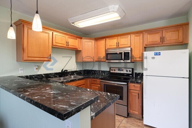 Foto del edificio - 221 Westlake Dr