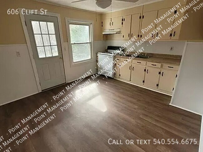 Foto del edificio - Cozy 2 Bed 1 Bath Close to Downtown Martin...