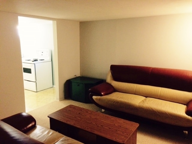 Building Photo - Cute 1 bedroom 1 bath Basement Unit in Old NOrth