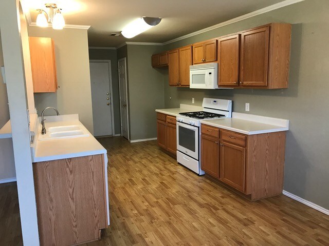 Foto del edificio - 2737 Breezy Point Cove