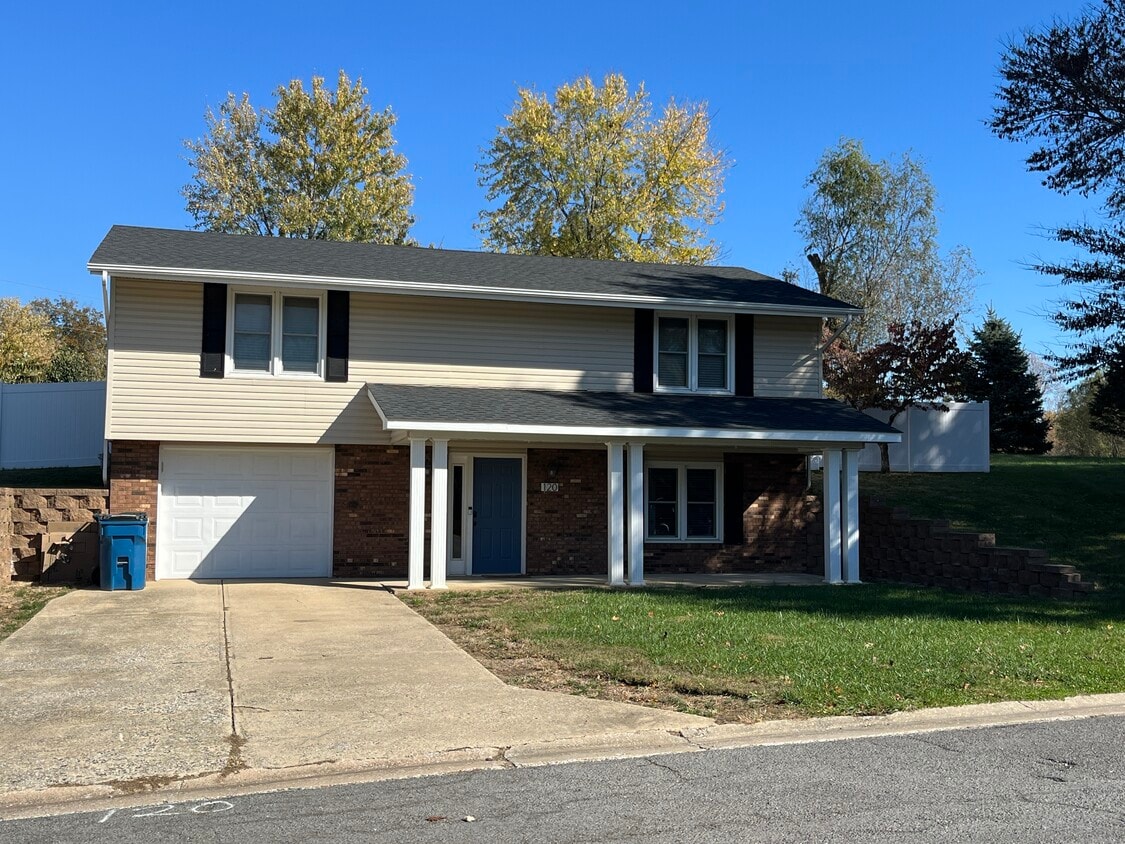 120 Pendor St, Bethalto, IL 62010 House Rental in Bethalto, IL