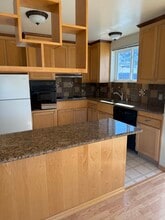 Building Photo - 1601 Sanchez St