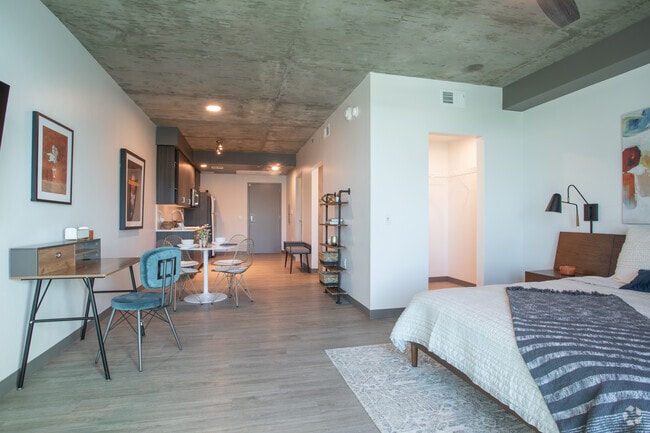 Studio - 636 SF - The Gallery on Fifth