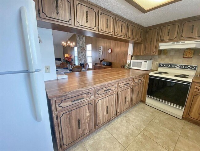 Building Photo - 9940 Eagles Point Cir