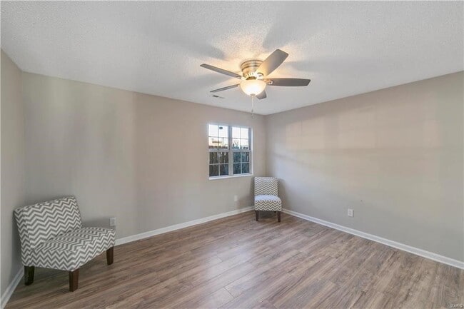 Building Photo - 1431 Thrush Plz