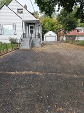 Building Photo - 317 Country Club Dr