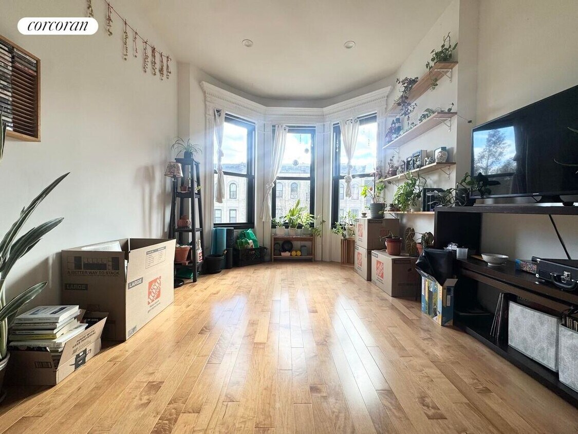 Foto principal - 703 MacDonough St