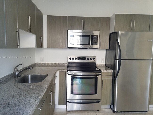 Foto del edificio - 566 NE 77th St