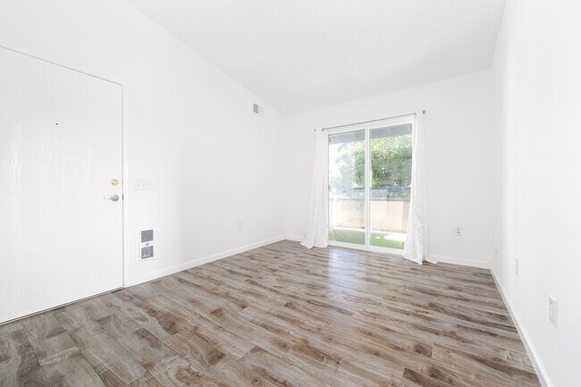 Building Photo - Super cute 1 bedroom/1 bathroom for rent i...