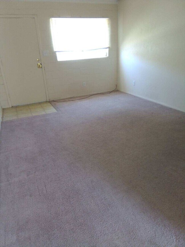 Sala de estar - 1415 Wyoming Ave