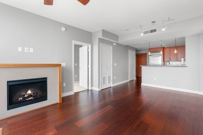Building Photo - 325 7th Ave. #1402