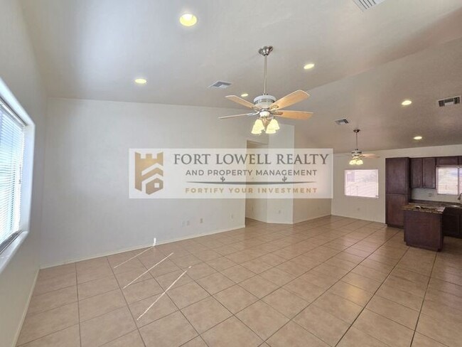 Building Photo - Spacious 3-Bed / 2-Bath Home in Central Tu...