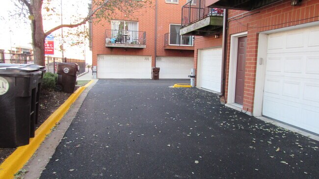 Foto del edificio - 348 E 25th Pl