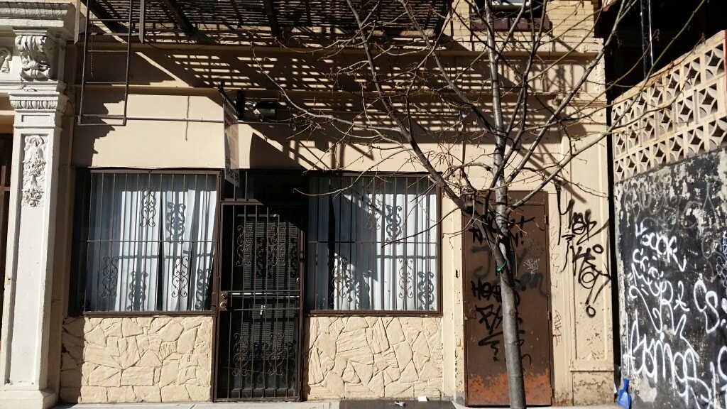 Primary Photo - 242 S 2nd St