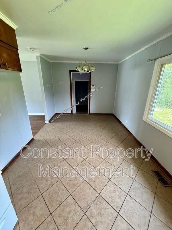 Building Photo - 3343 O'Hara Dr N