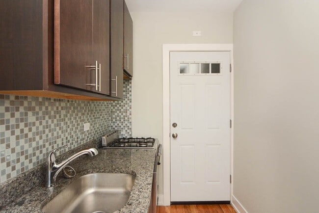 Foto del edificio - 2737 N Mildred Ave