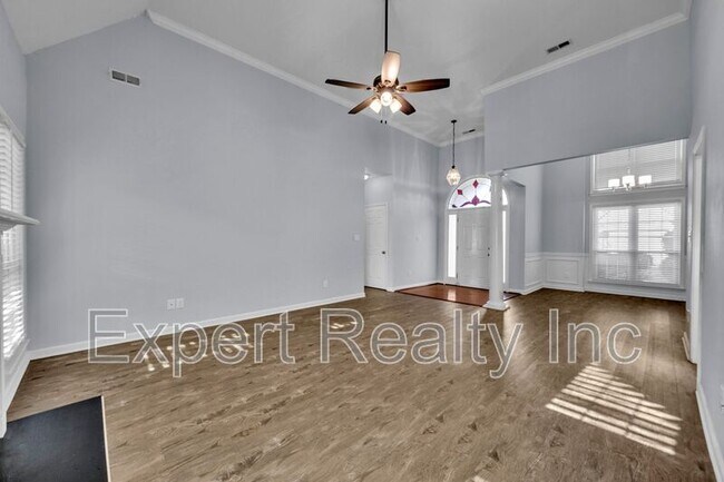 Building Photo - 8235 Wynwood Dr