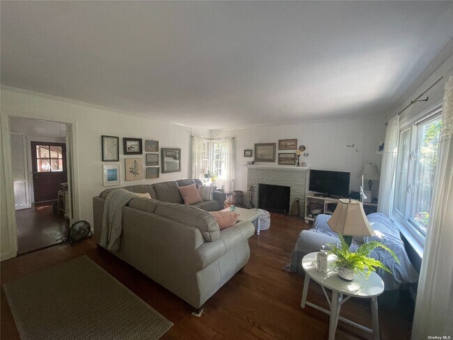 Foto del edificio - 65 Hollow Rd