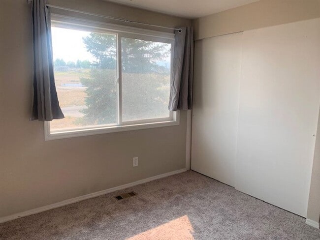 Building Photo - 4 bedroom rental in Spring Creek