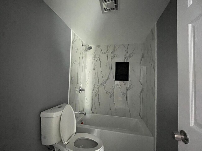 Foto del edificio - 683 State St