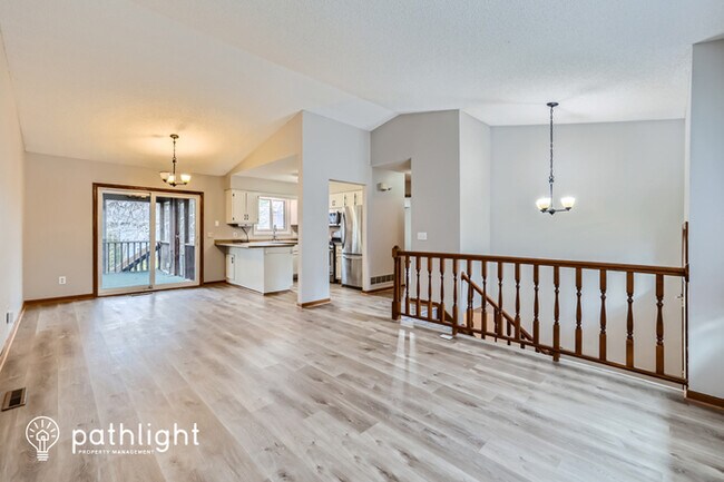 Foto del edificio - 4945 Georgia Ln, White Bear Lake, MN, 55110