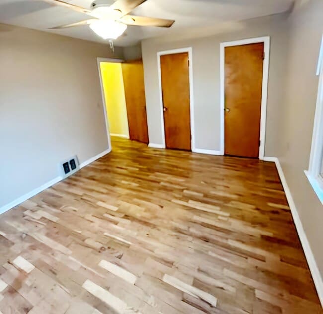 Building Photo - 606 Avenue C