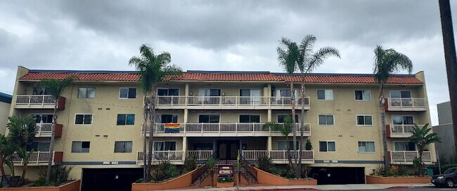 Building Photo - 1707 Pacific Coast Hwy