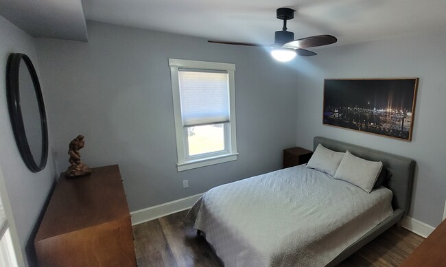 Dormitorio1 - 248 W Franklin St