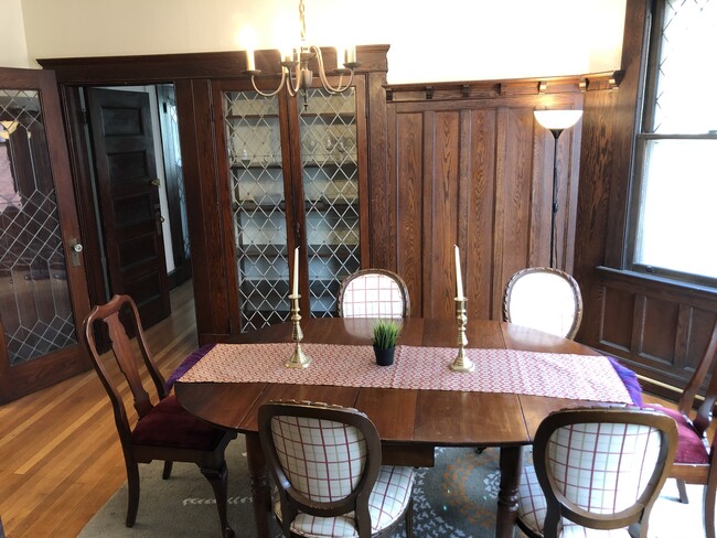 Dining room (Table & chairs included) - 94 Linden St