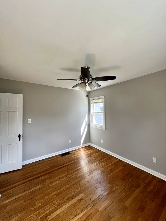 Building Photo - 3021 Tuxedo Ave