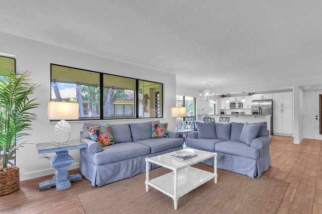 Foto del edificio - 632 Brackenwood Cove