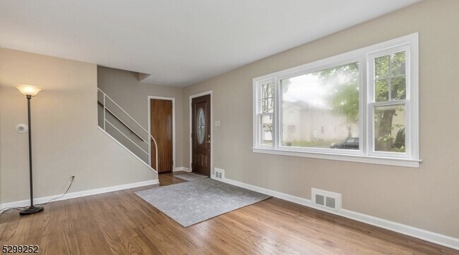 Building Photo - 208 N 16th St