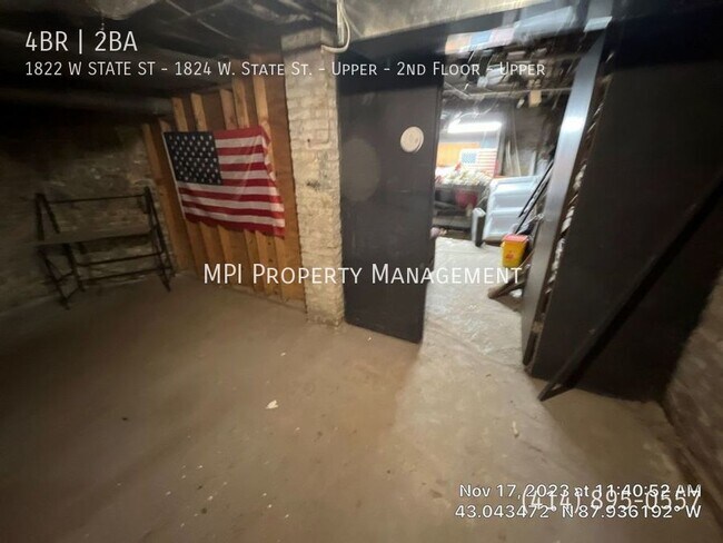 Foto del edificio - 1824 W. State St. - 4 Bedroom Upper