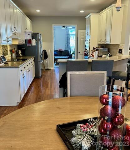 Foto del edificio - 8402 Tintinhull Ln