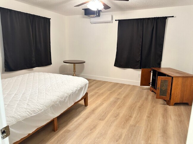 Foto del edificio - 1078 E White Mountain Blvd