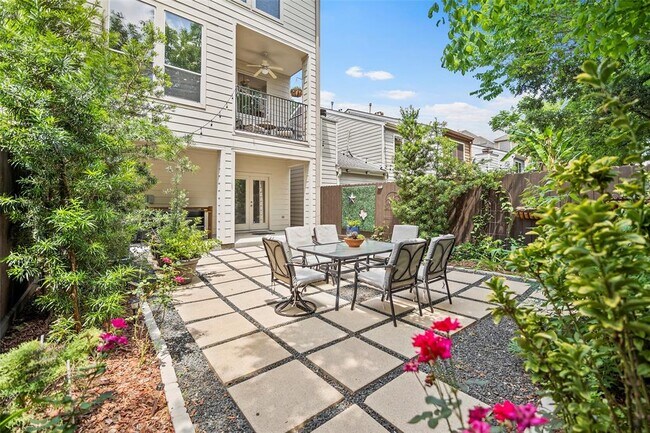 Building Photo - 608 Birdsall St