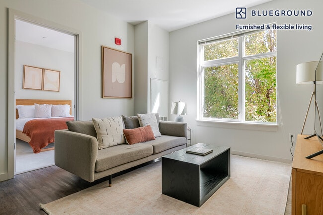 Building Photo - 240 Sidney St