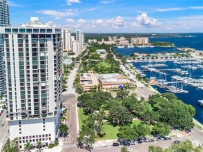 Building Photo - 1 Beach Dr SE