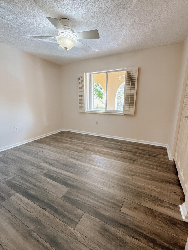 Foto del edificio - 872 SW 9th St Cir