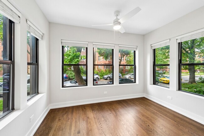 Foto del edificio - 6453 N Bosworth Ave