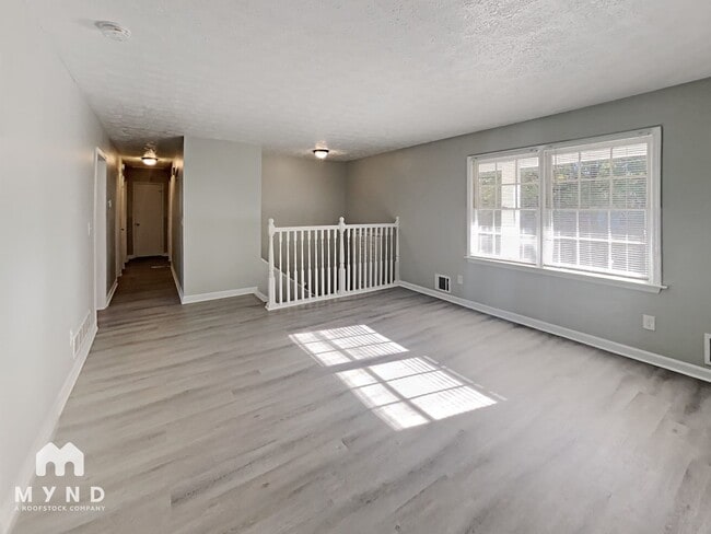 Building Photo - 6450 Ashdale Dr