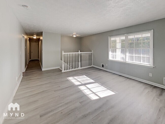 Foto del edificio - 6450 Ashdale Dr